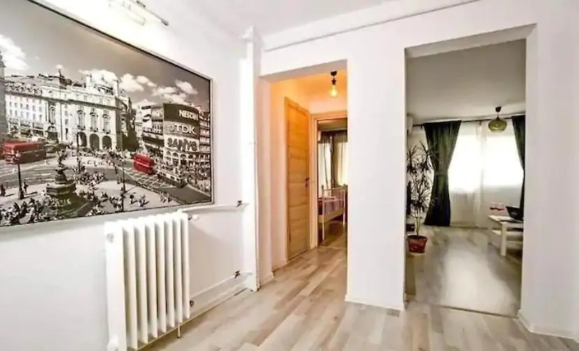 Luxury 2Br Apartment Ultra-Central & Spacious With Parking! Bucharest 0*,  Romania