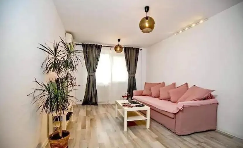 Luxury 2Br Apartment Ultra-Central & Spacious With Parking! Bucharest