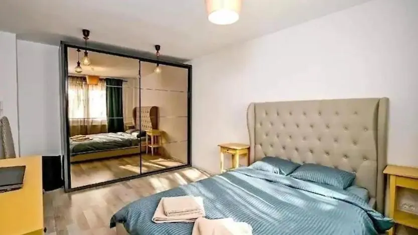 Luxury 2Br Apartment Ultra-Central & Spacious With Parking! Bucharest