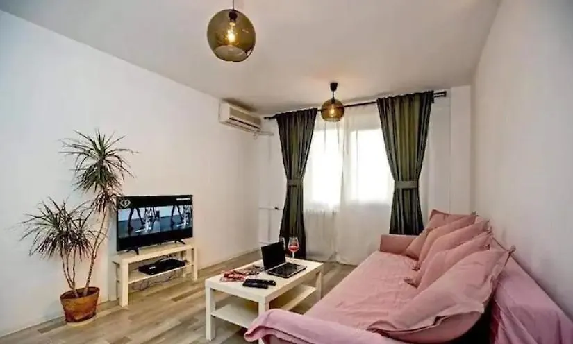 Luxury 2Br Apartment Ultra-Central & Spacious With Parking! 布加勒斯特
